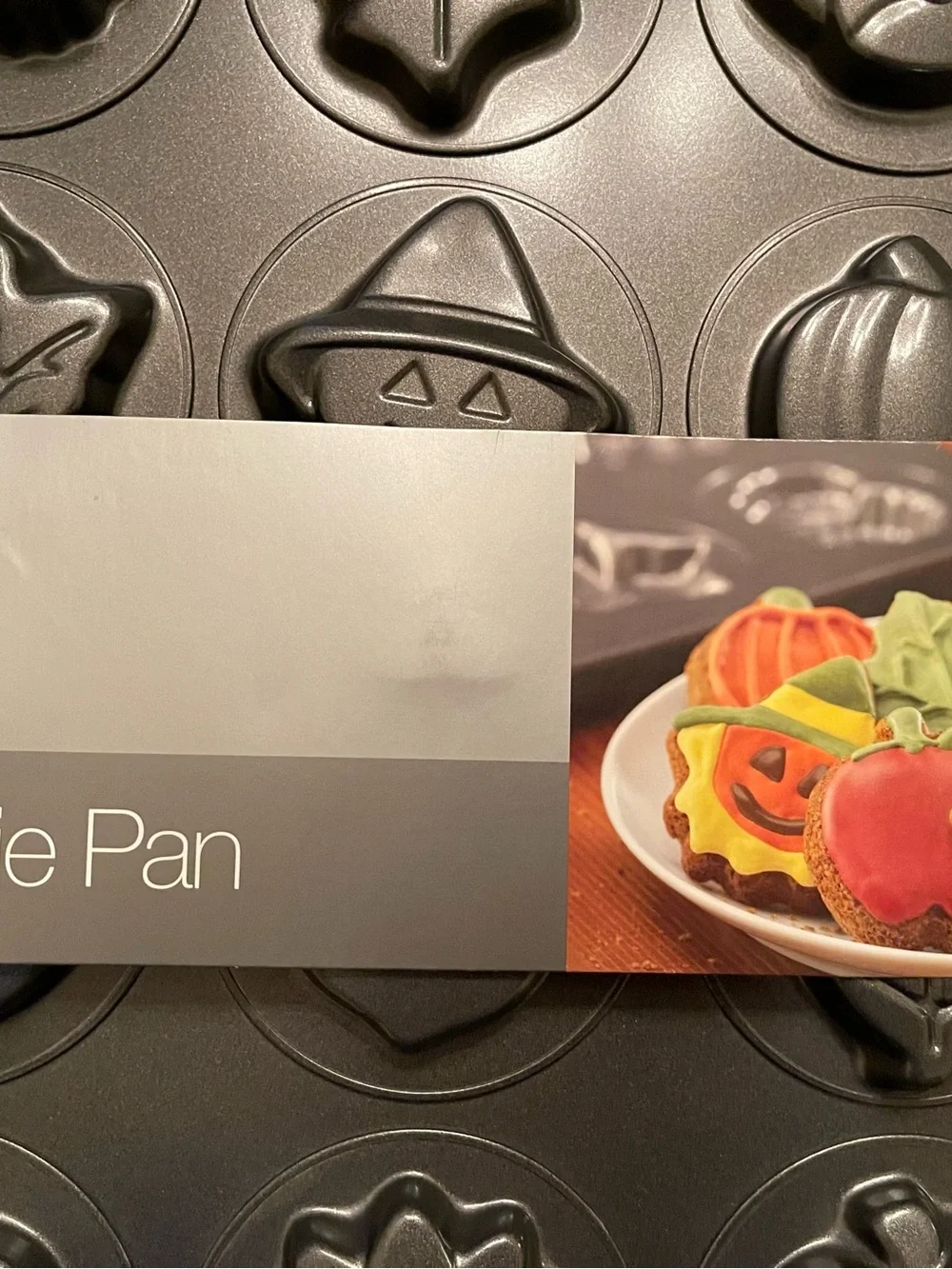 Crate & Barrel Wilton Fall Thanksgiving Halloween Cookie Pan New